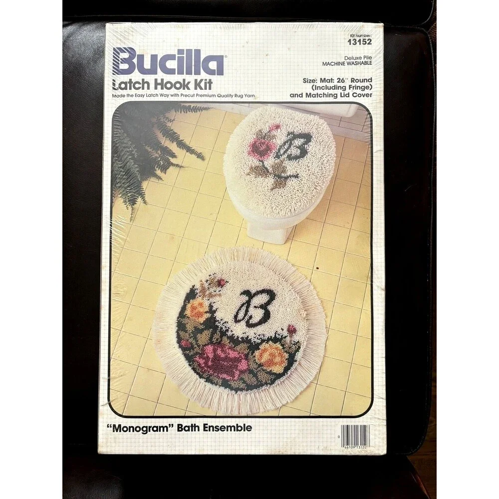 New Vintage Bucilla 13152 Latch Hook Monogram Bath Ensemble Fringe Mat/Lid Cover